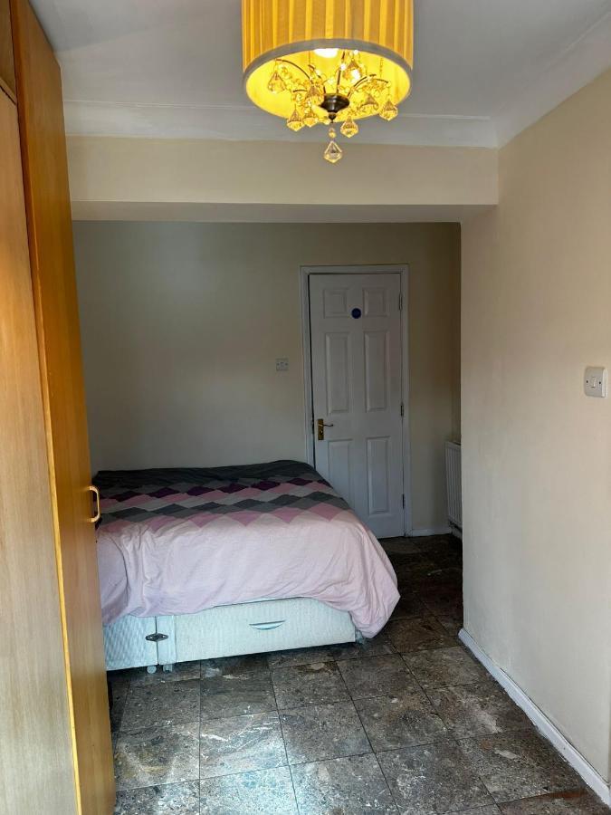 Heathrow28 West Drayton (Middlesex)